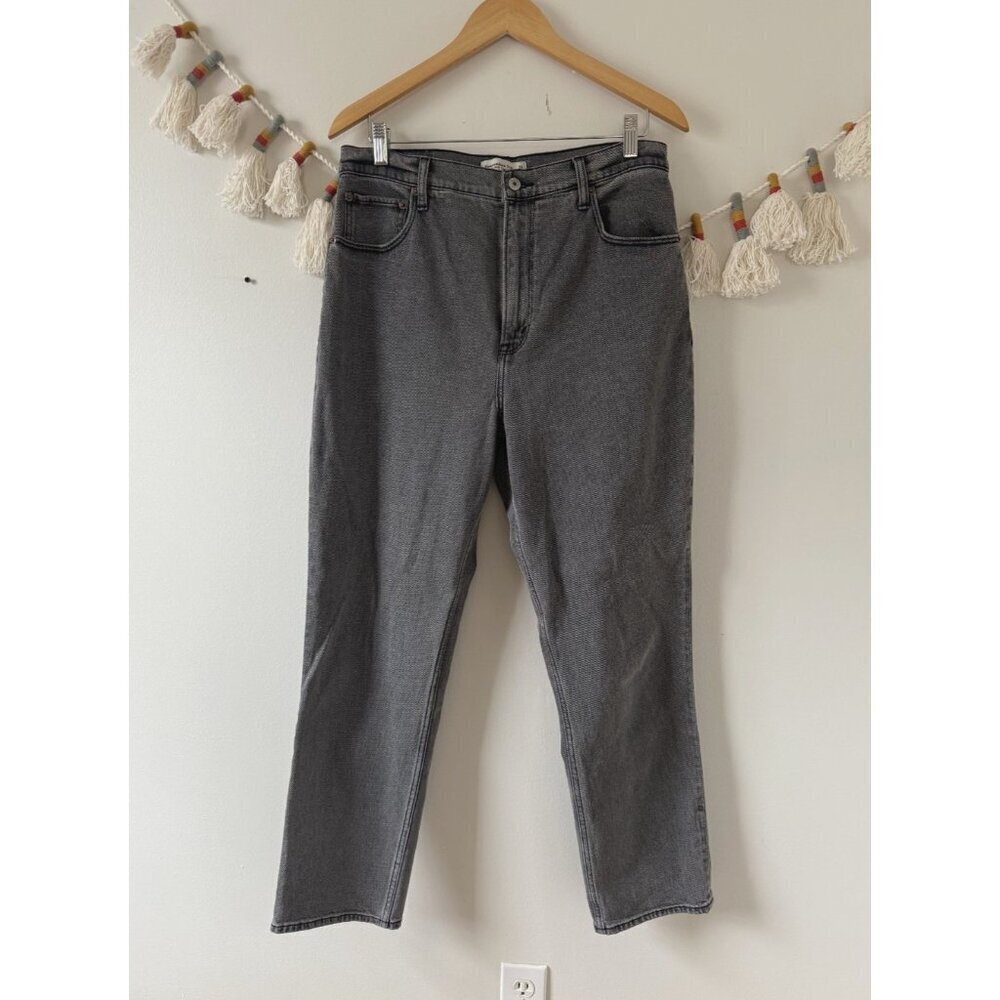Abercrombie & Fitch The Ankle Straight Leg Ultra High Rise Grey Relaxed Denim 31